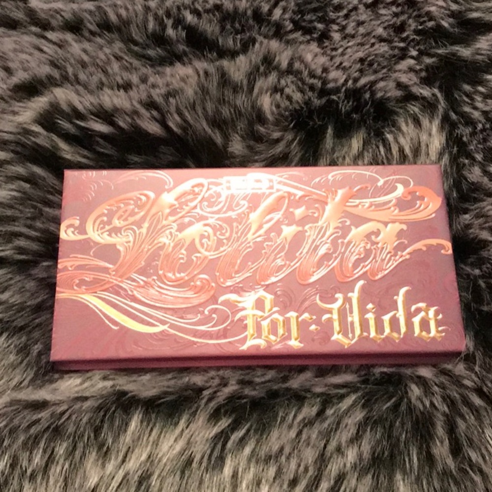 LOLITA POR VIDA EYESHADOW PALETTE